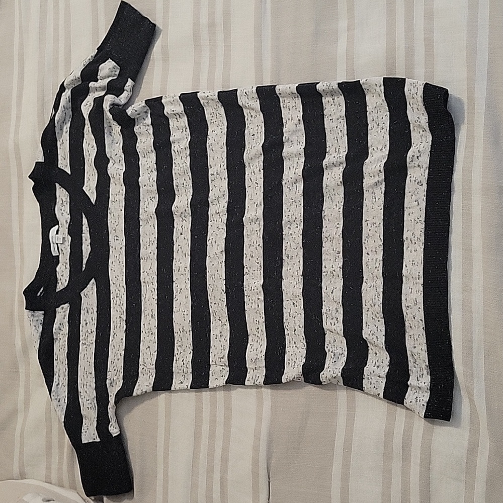 Size small maternity knit shirt